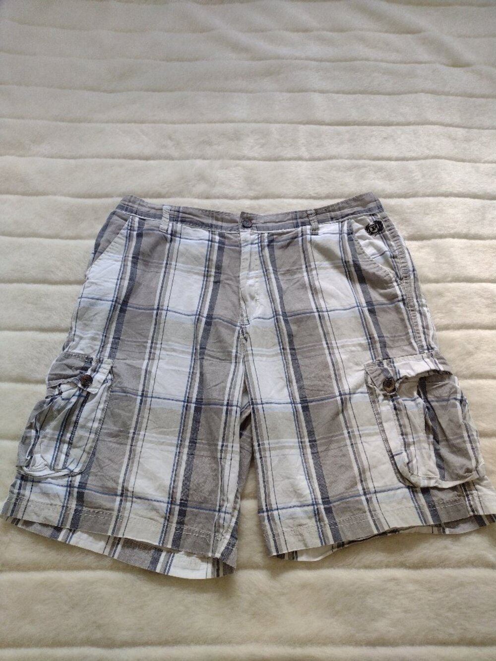 Phat Farm Men's Cargo Shorts Size 36 Plaid Gray Cotton